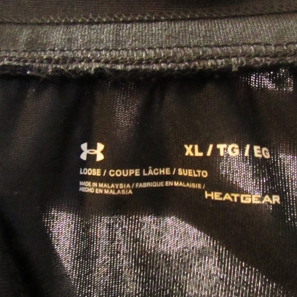 Under Armour Lightweight Top and Capris Set - Picture 3 of 9